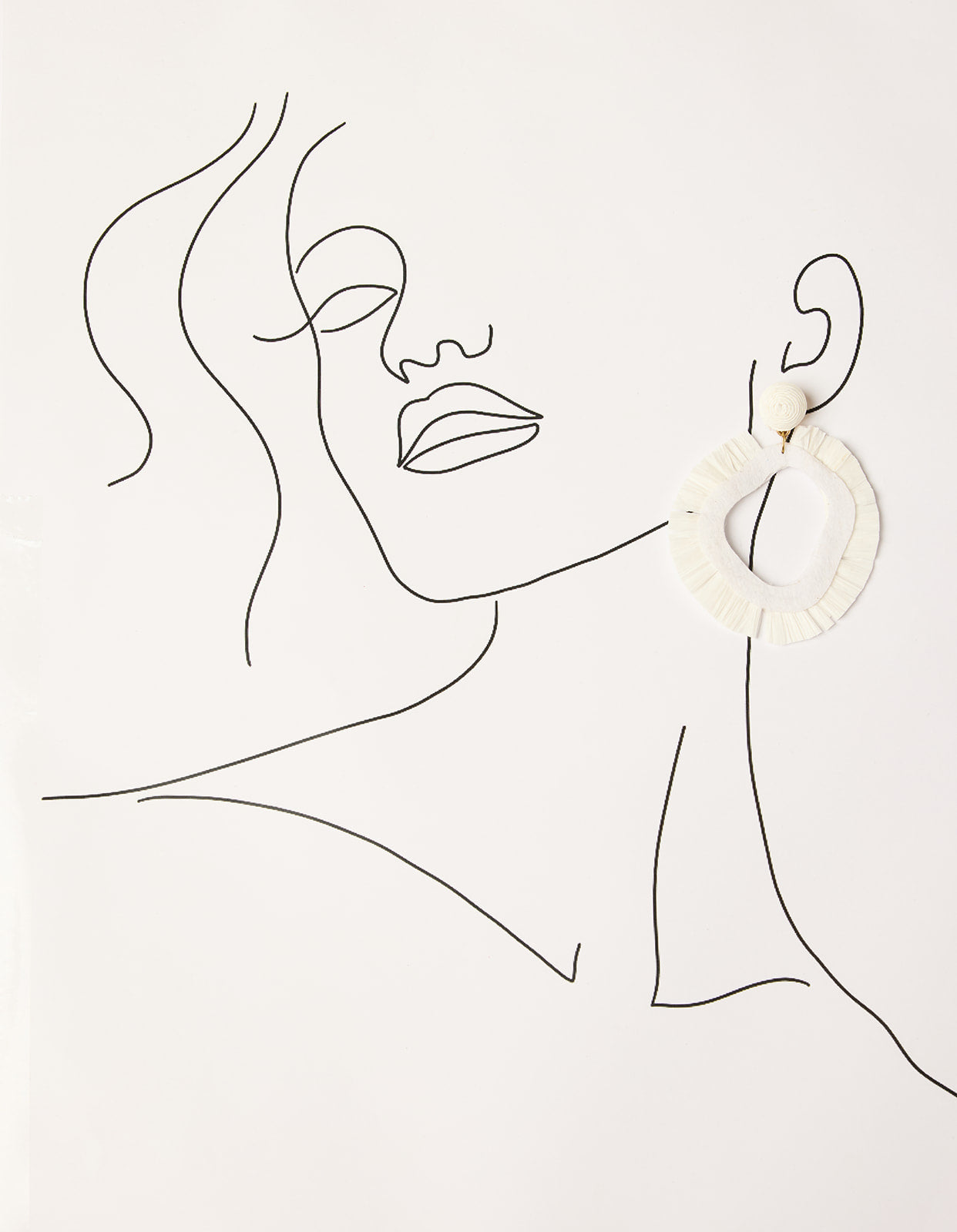 Raffia Organic Earrings in White