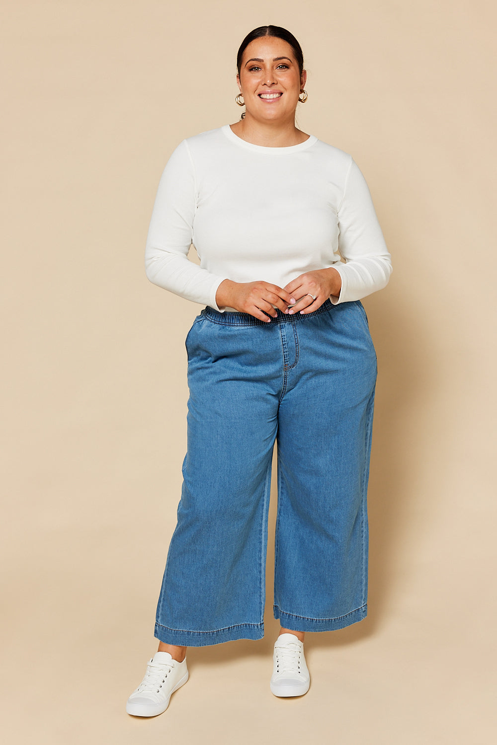 Breezy Chambray Cropped Pant in Light Wash