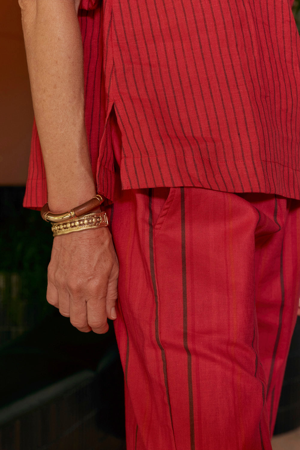 Ella Linen Collared Top in Very Berry