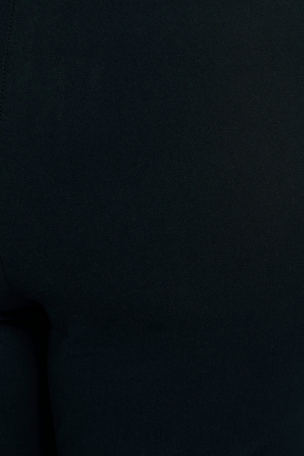 Petite Length Cropped Stretch Capri Pant in Black