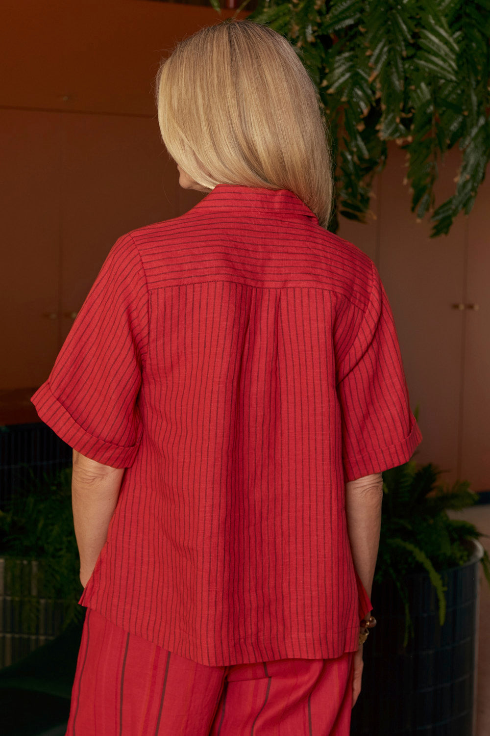 Ella Linen Collared Top in Very Berry