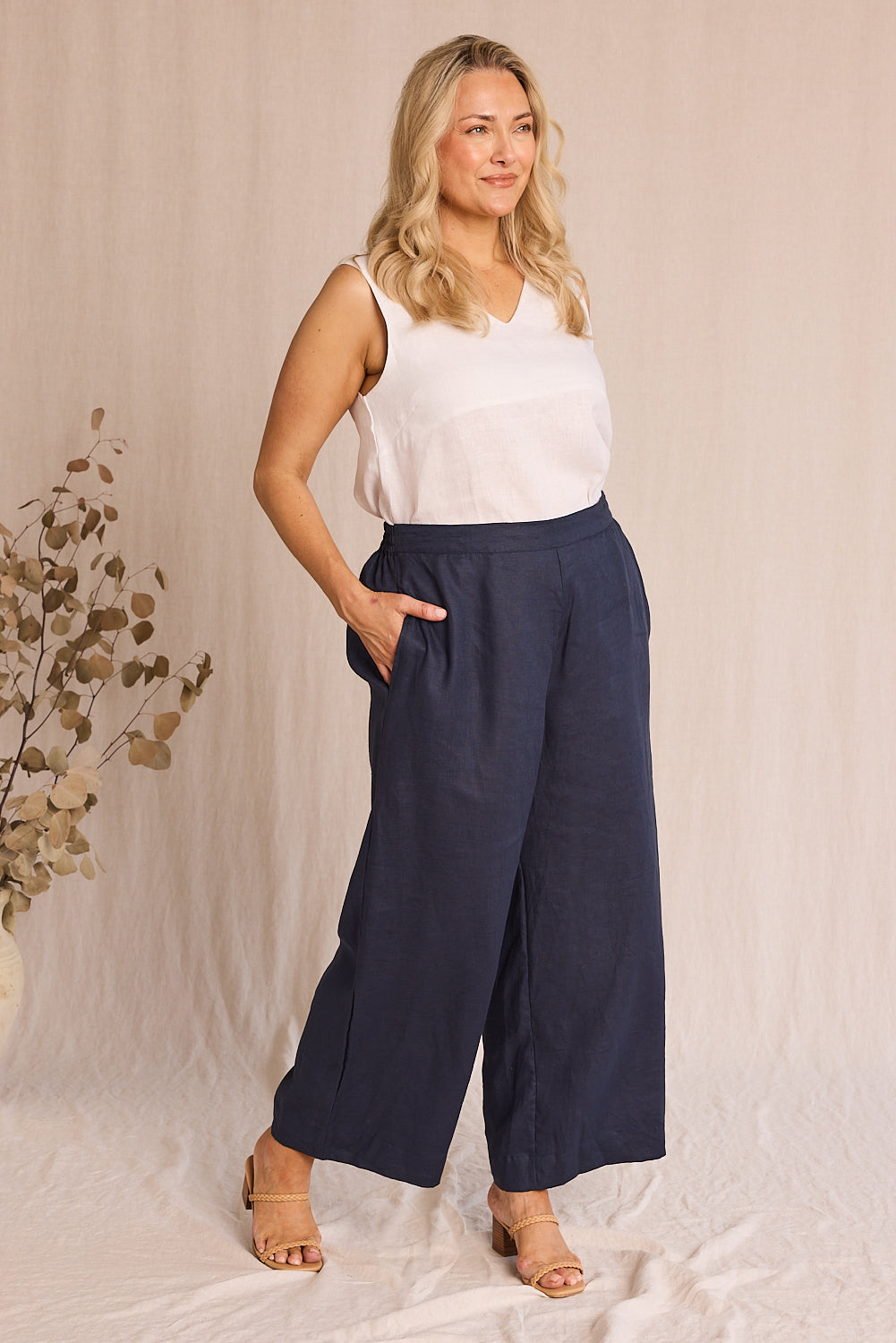 Camille Linen Wide Leg Pant in Navy