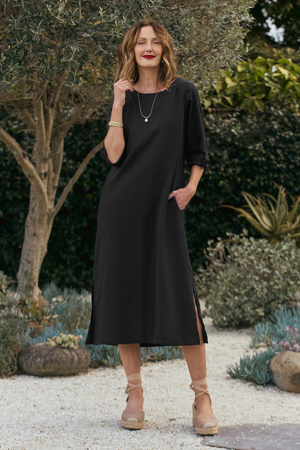 Jarla Linen Midi Dress in Black