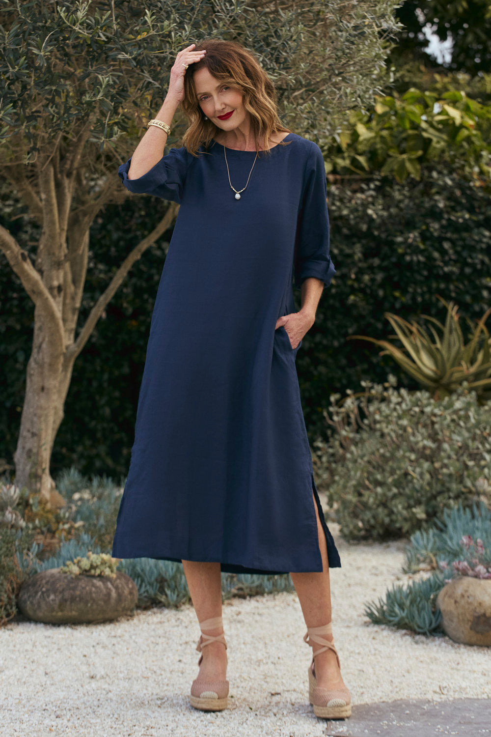 Jarla Linen Midi Dress in Navy