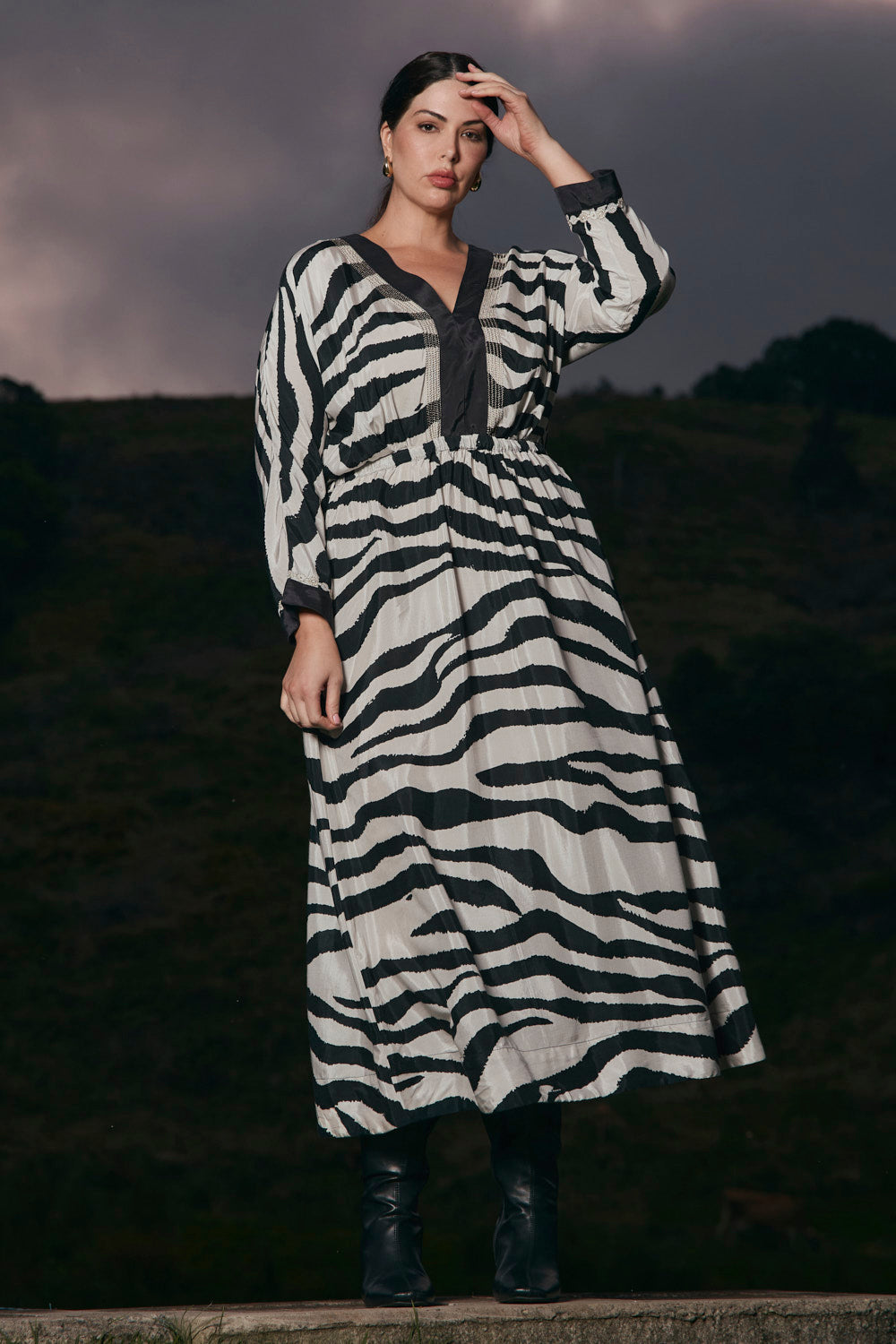 Mo Embroidered Kimono Dress in Bengal