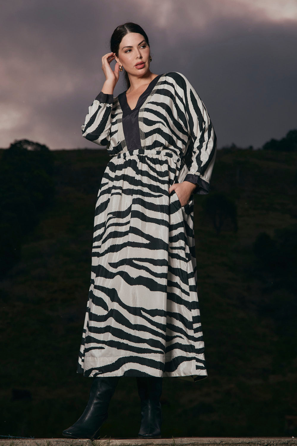 Mo Embroidered Kimono Dress in Bengal