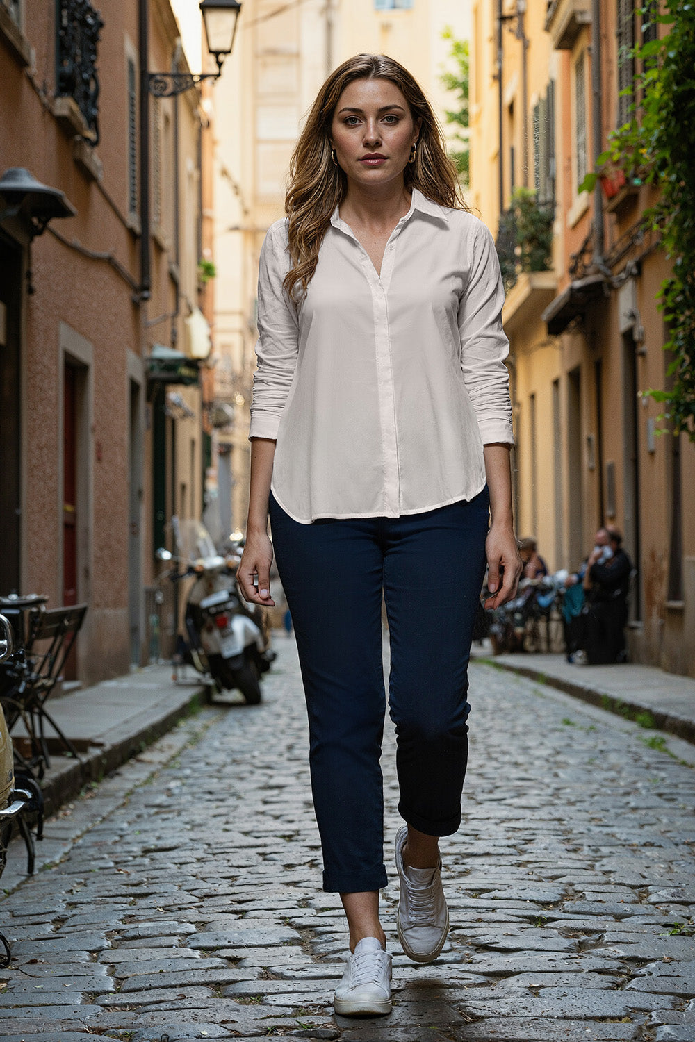 Regular Length Stretch Capri Pant in Navy