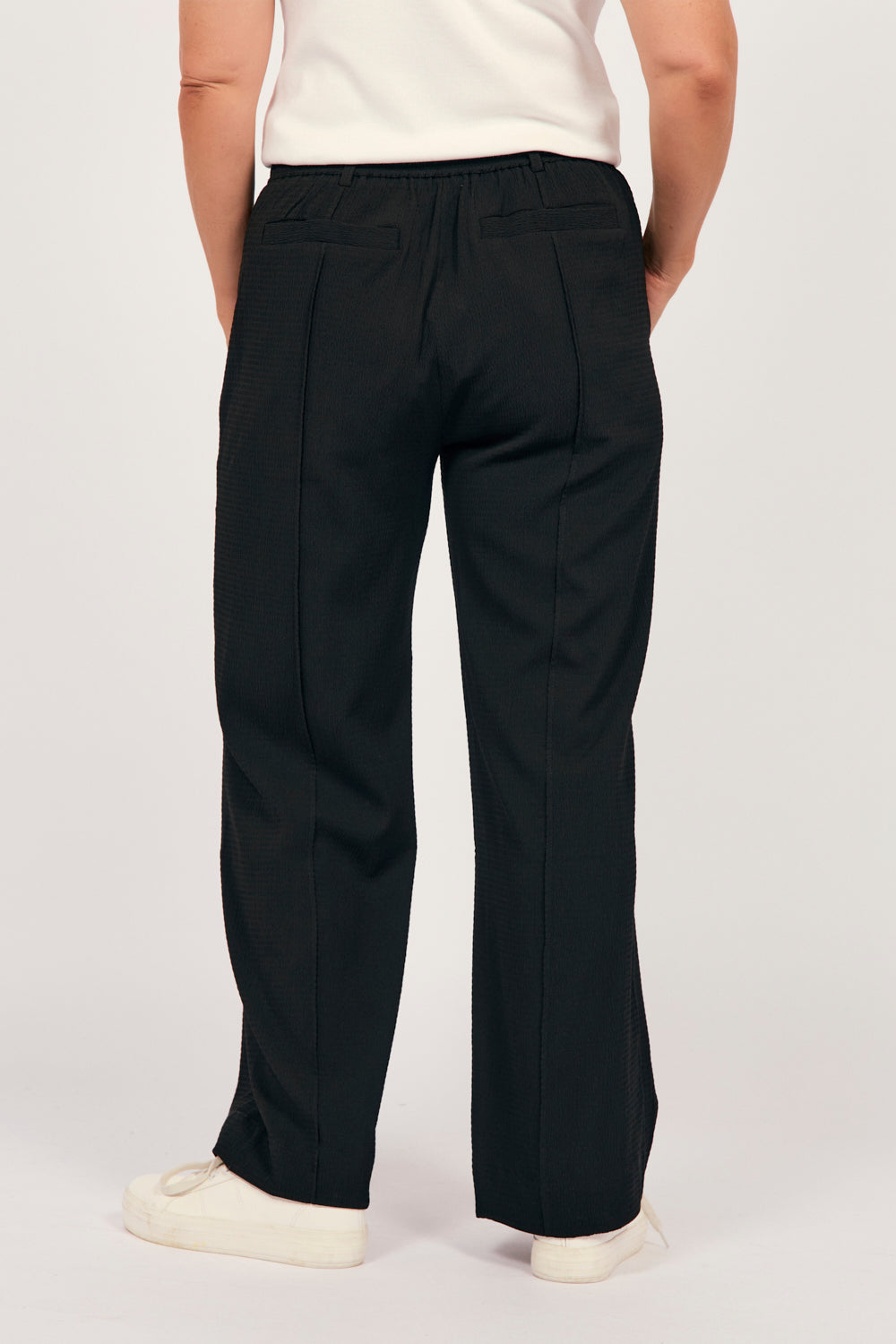 Relaxed Travel Pant in Black