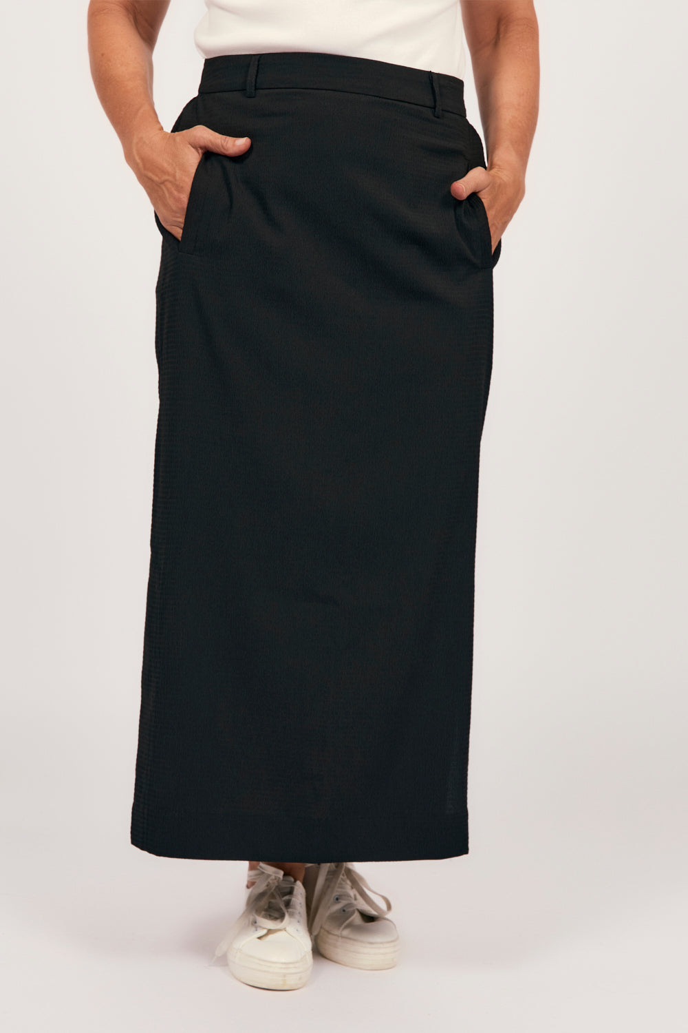 Relaxed Travel Skirt in Black, Midi Skirt - Adrift Clothing