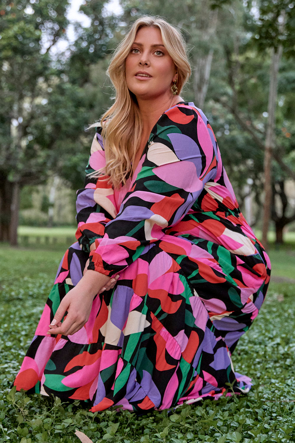 Shari Long Sleeve Dress in Noir Petals