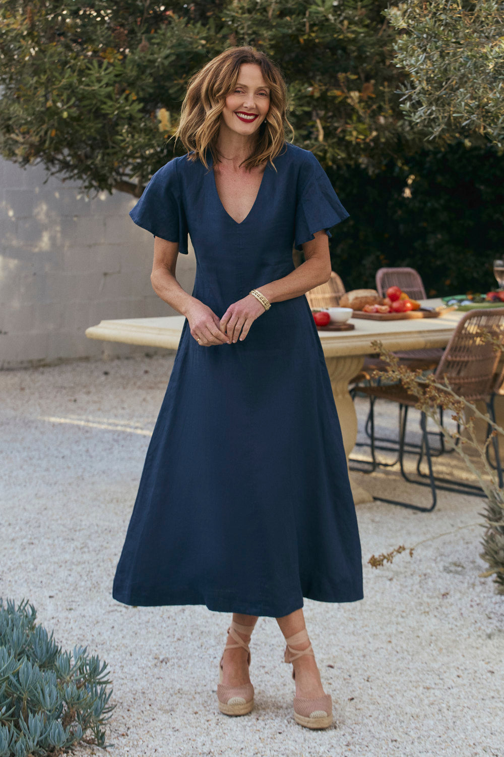 Tatum Linen Flutter Sleeve Dress in Navy