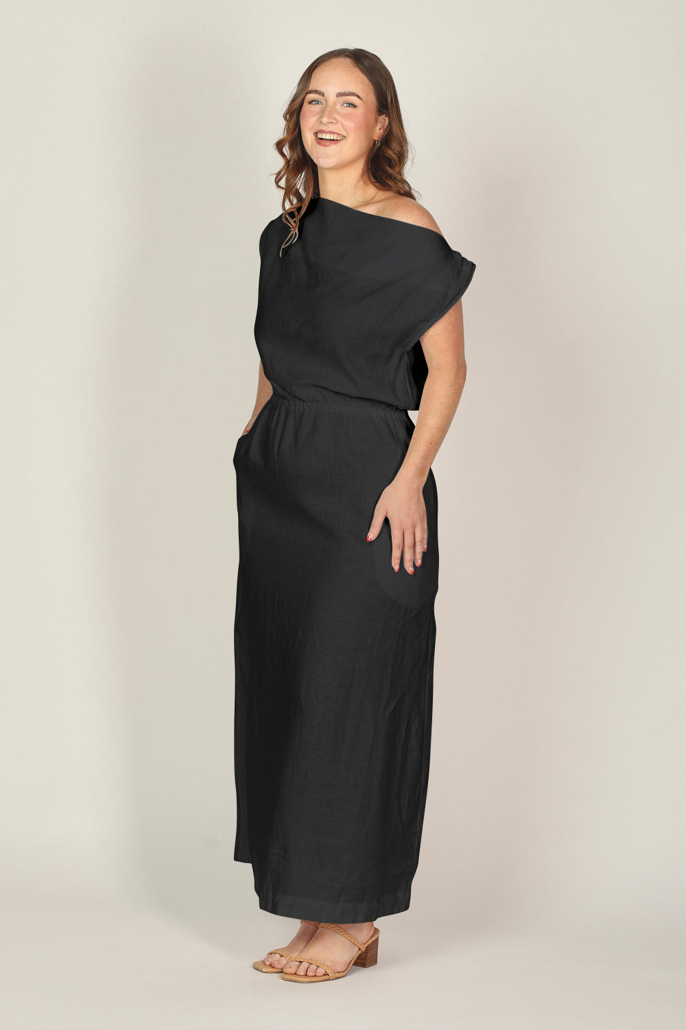 Alice Linen Drop Shoulder Dress in Black