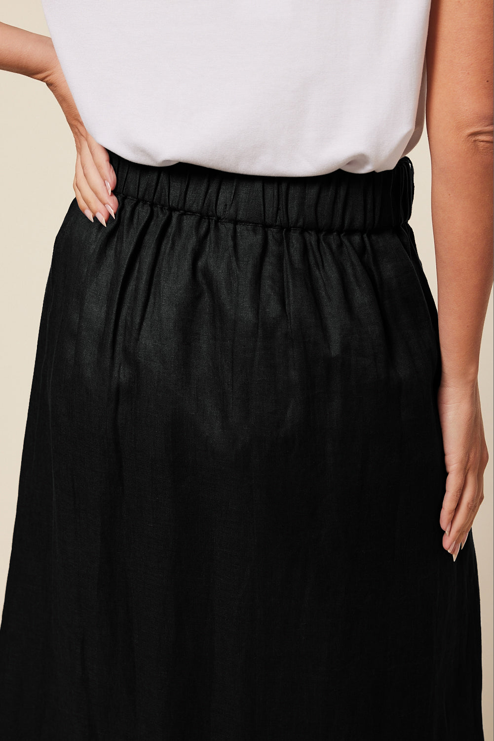 Anne Linen Skirt in Black