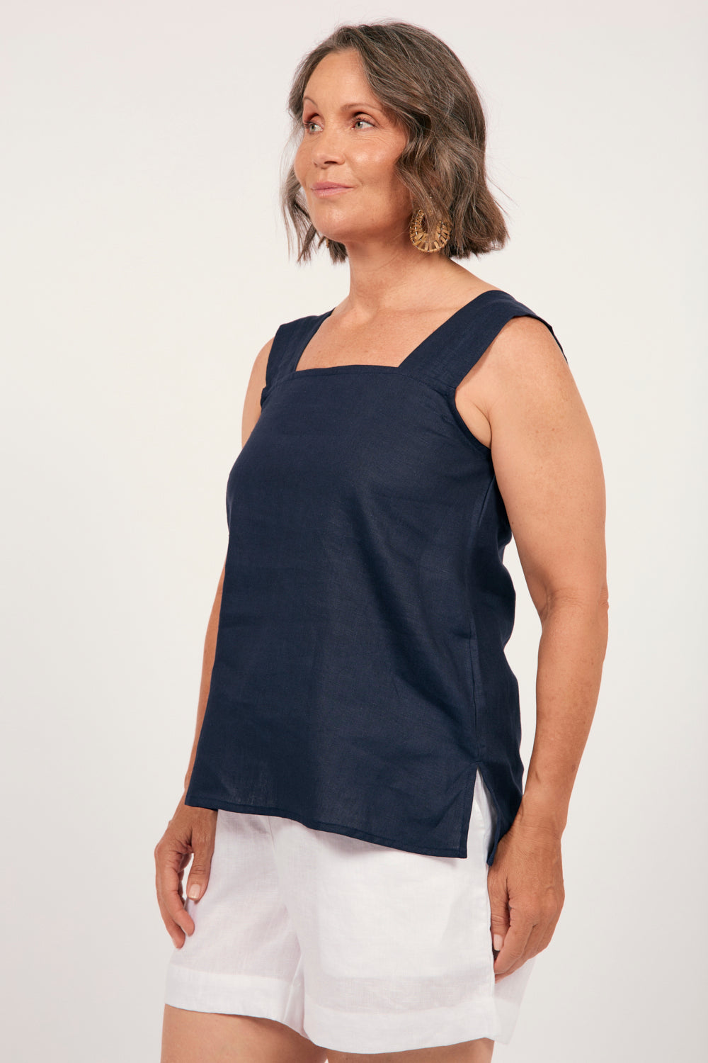 Bec Linen Top in Navy