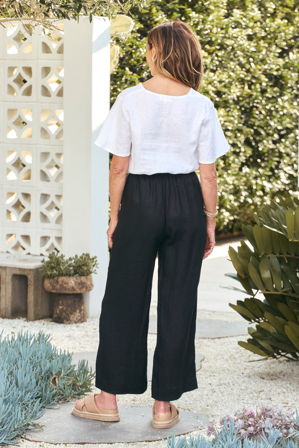 Breezy Relaxed Linen Pant in Black