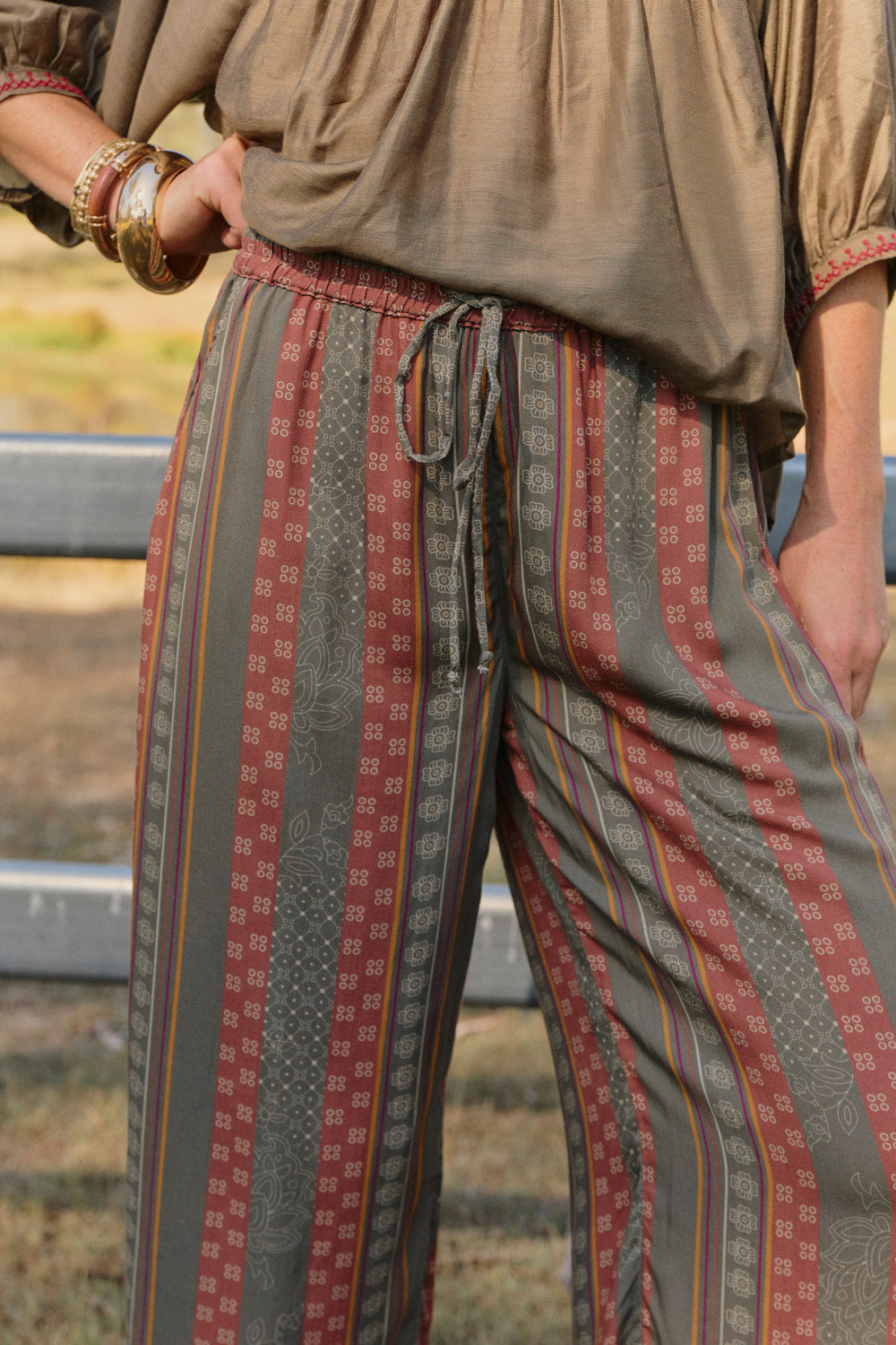 Breezy Relaxed Pant in Outback