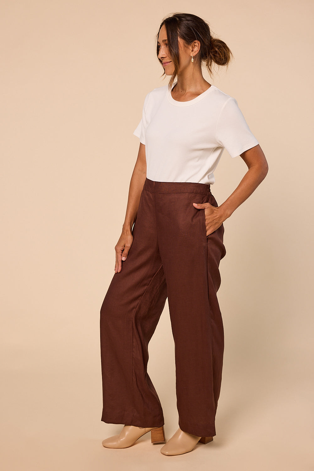 Camille Wide Leg Linen Pant in Raisin