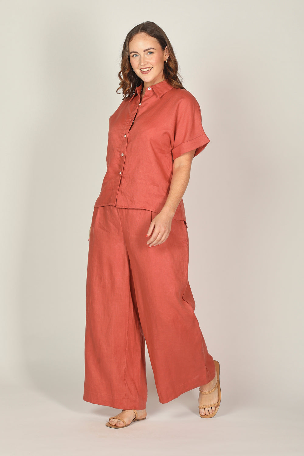 Liliana Linen Wide Leg Pant in Desert Rose