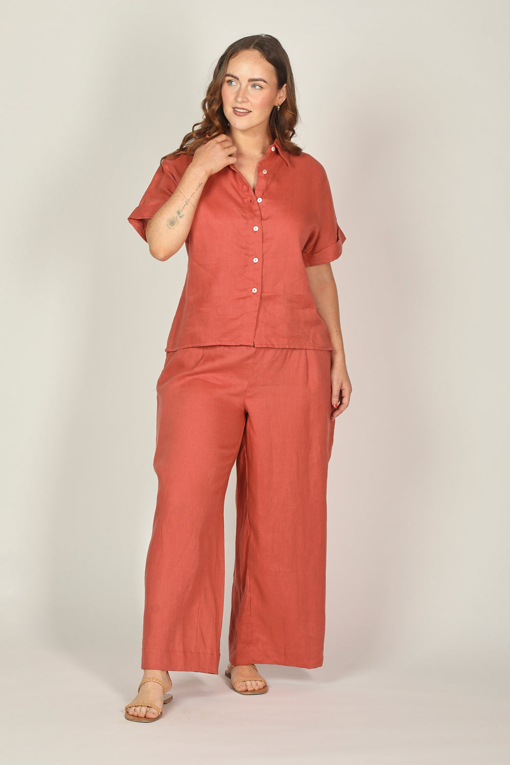 Liliana Linen Wide Leg Pant in Desert Rose