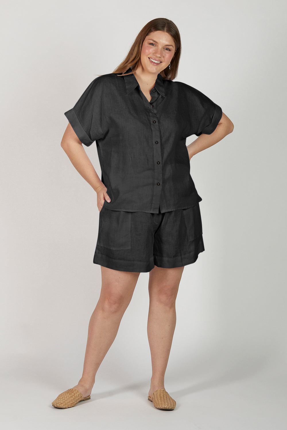 Carmen Linen Shirt in Black