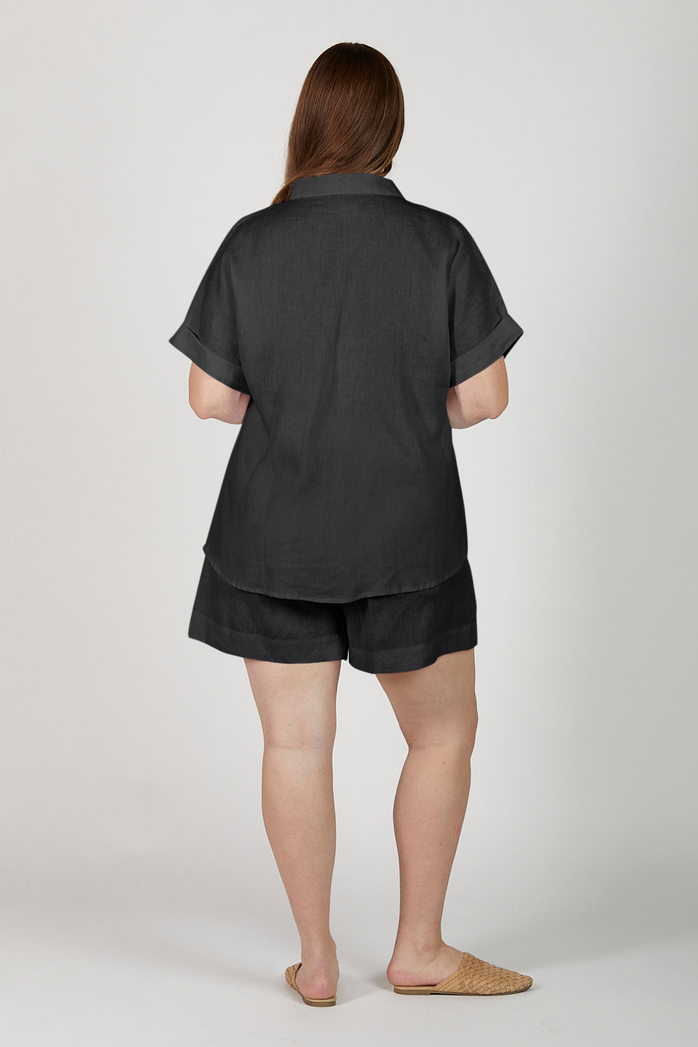 Lizey A-Line Linen Shorts in Black