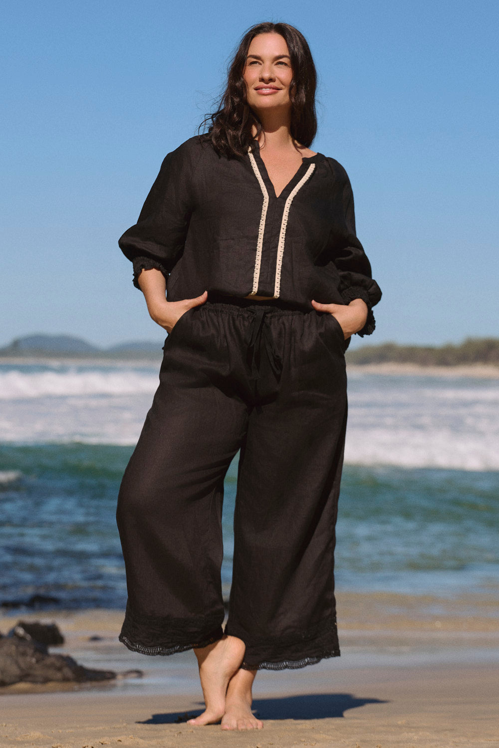 Breezy Linen Cropped Pant in Lace Black