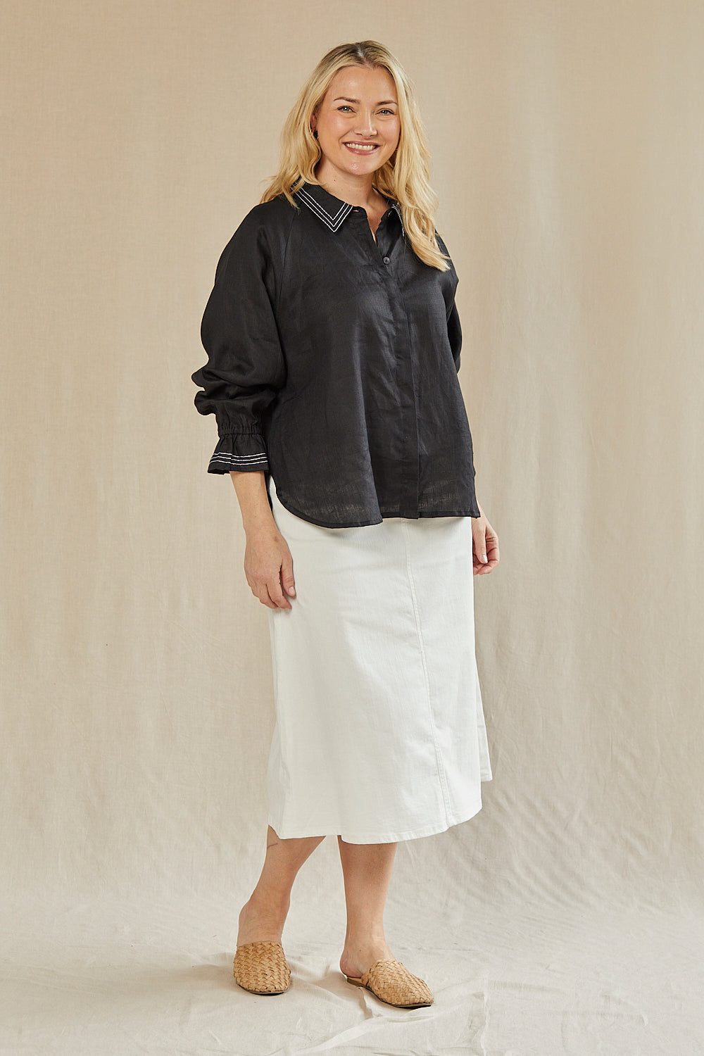 Ebony Frill Cuff Linen Blouse in Blackberry