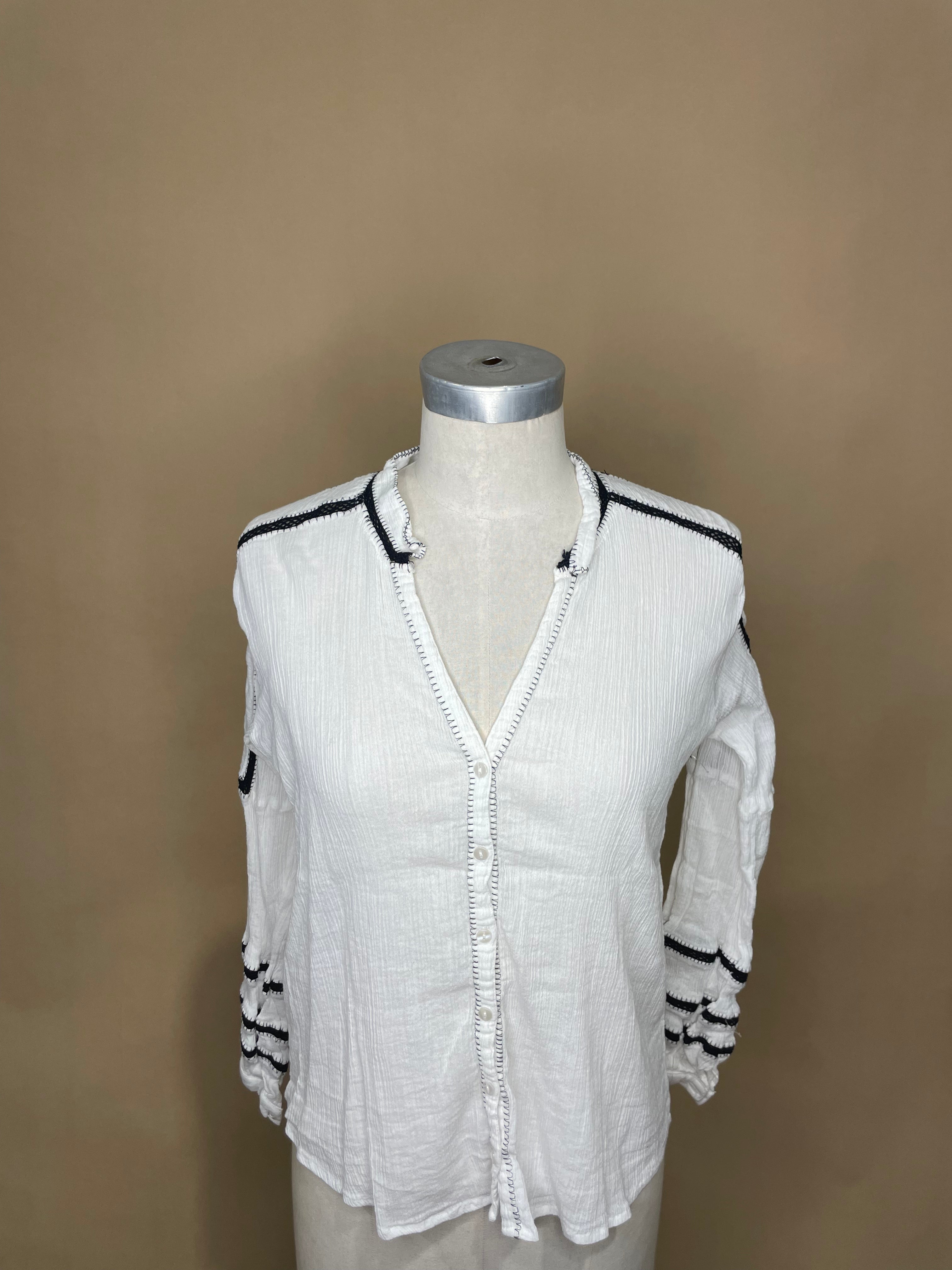White and Black Contrast Stitching Blouse