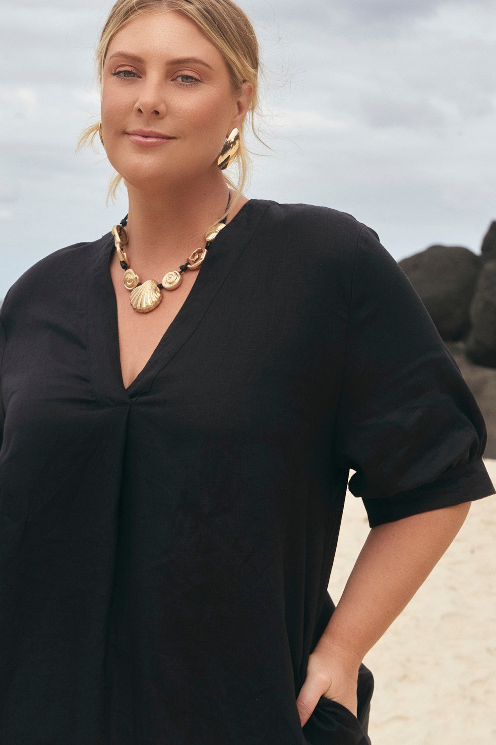 Kora Linen A-Line Puff Sleeve Dress in Black