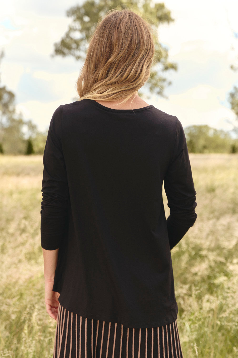 Long Sleeve Swing Tee in Black