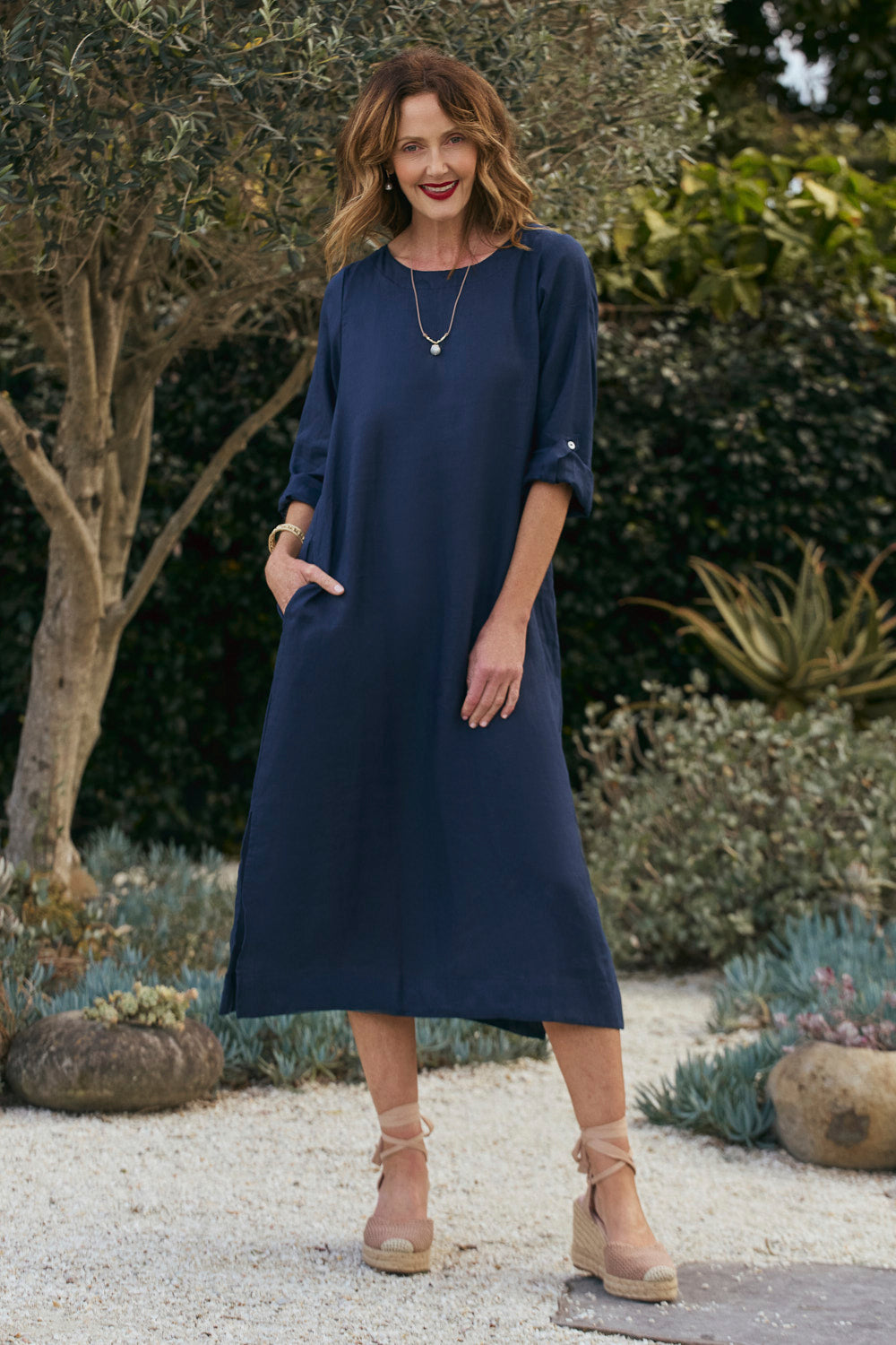 Jarla Linen Midi Dress in Navy