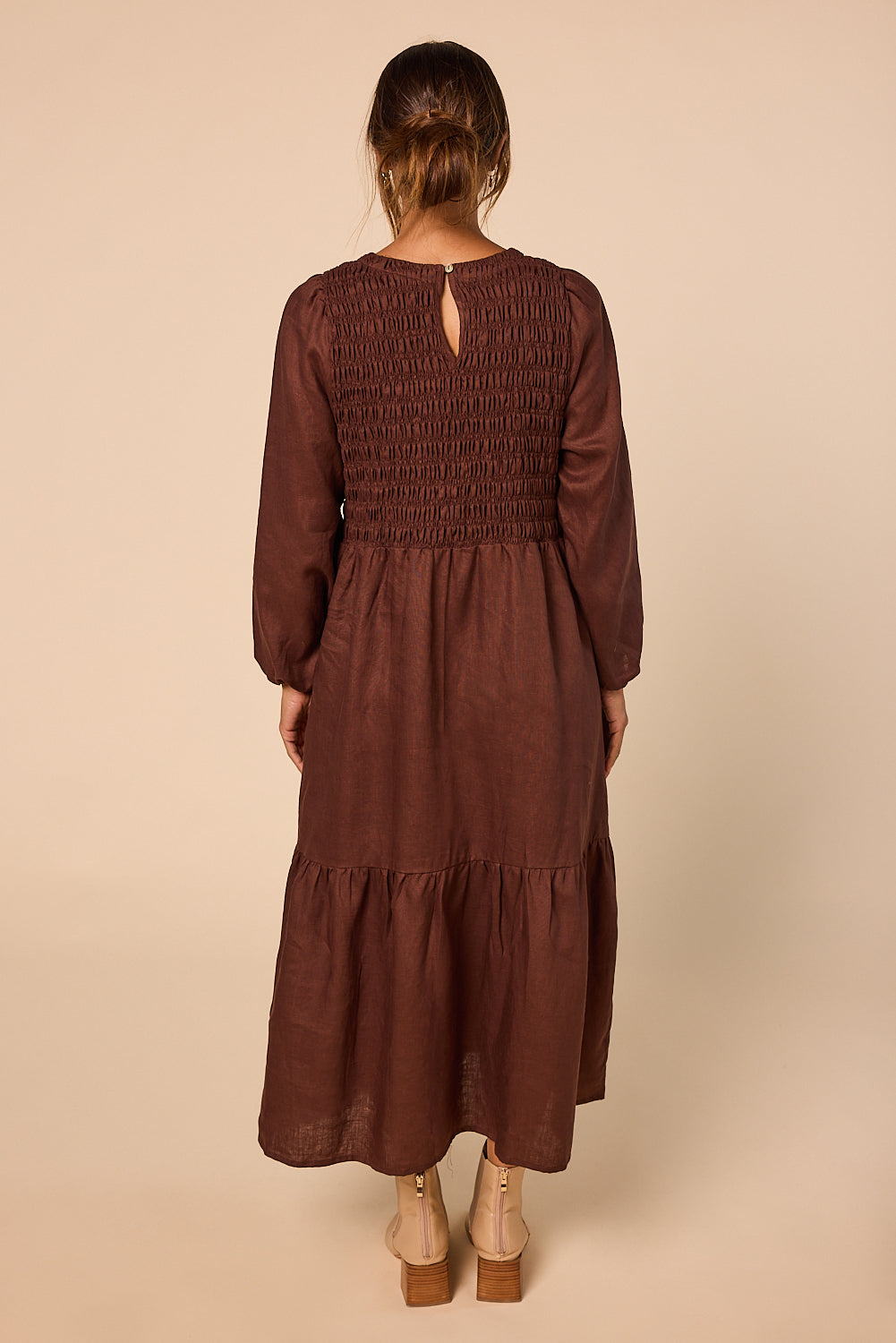 Minden Linen Shirred Long Sleeve Dress in Raisin