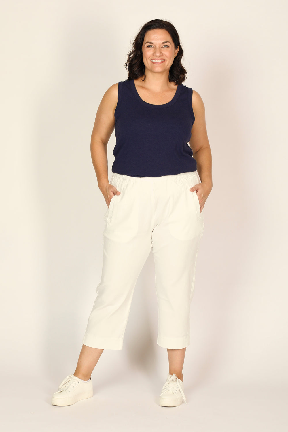 Petite Length Cropped Stretch Capri Pant in White