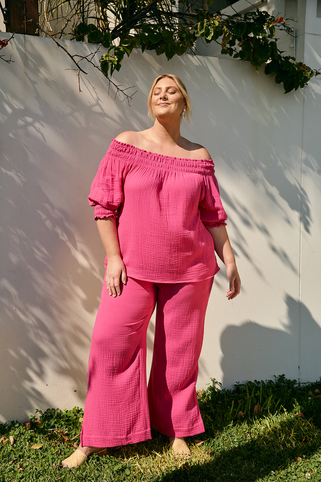 Poppy Crinkle Cotton Off The Shoulder Top in Pink Glo