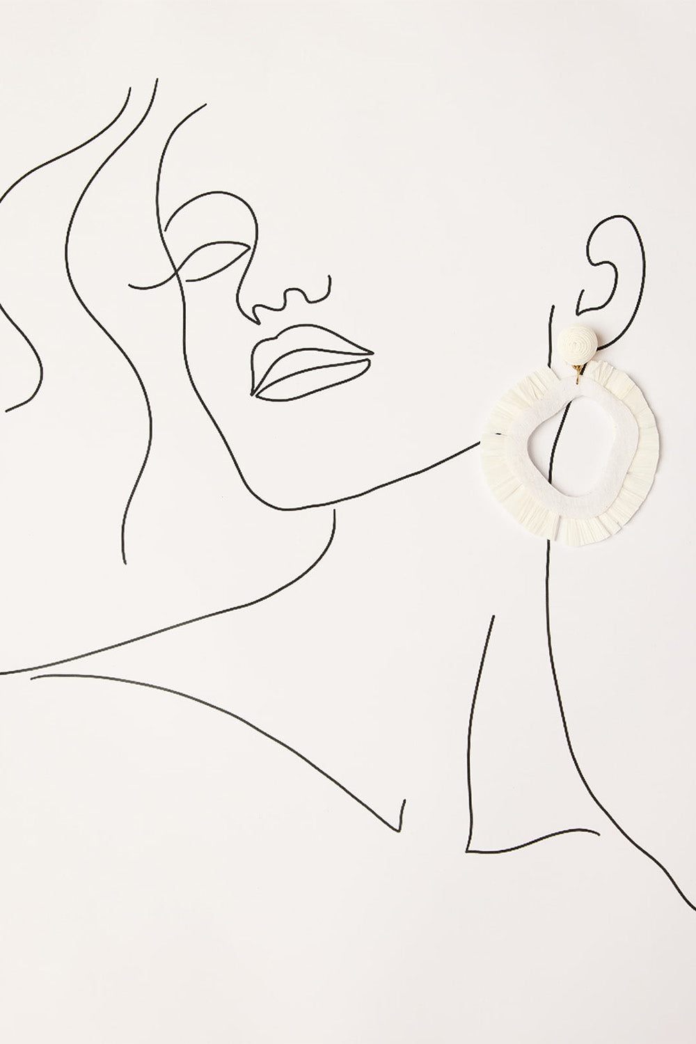 Raffia Organic Earrings in White