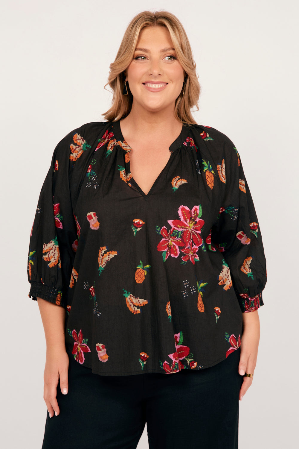 Robin Peasant Top in Tapestry Blooms