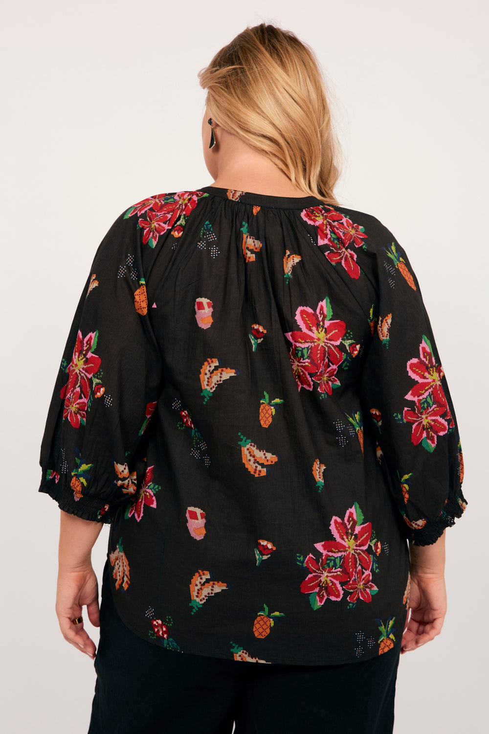 Robin Peasant Top in Tapestry Blooms