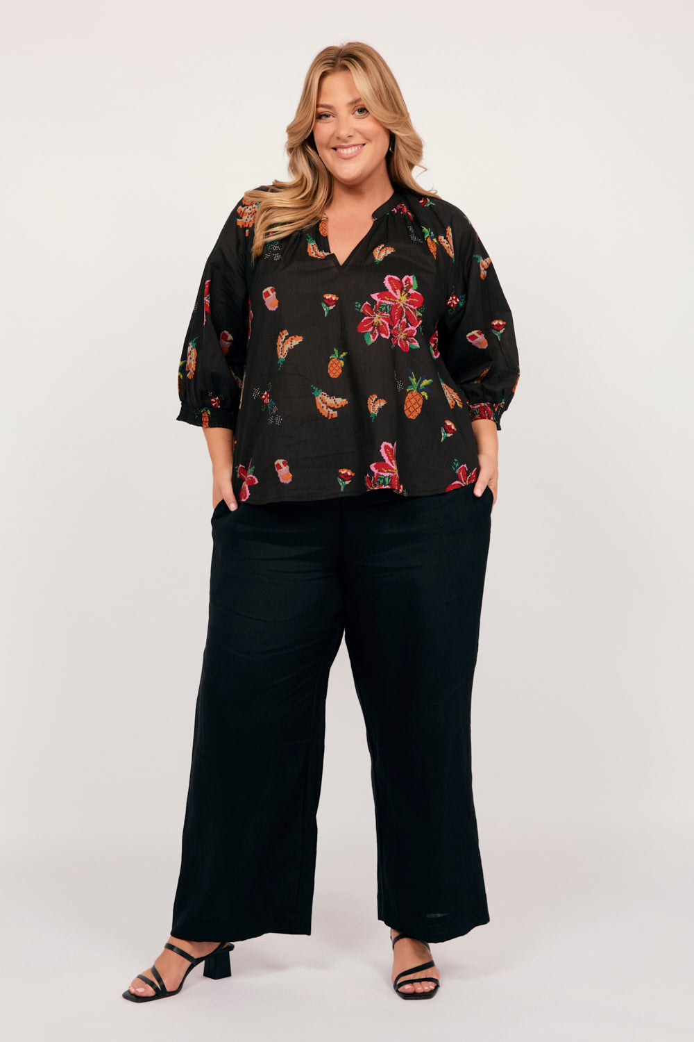 Robin Peasant Top in Tapestry Blooms