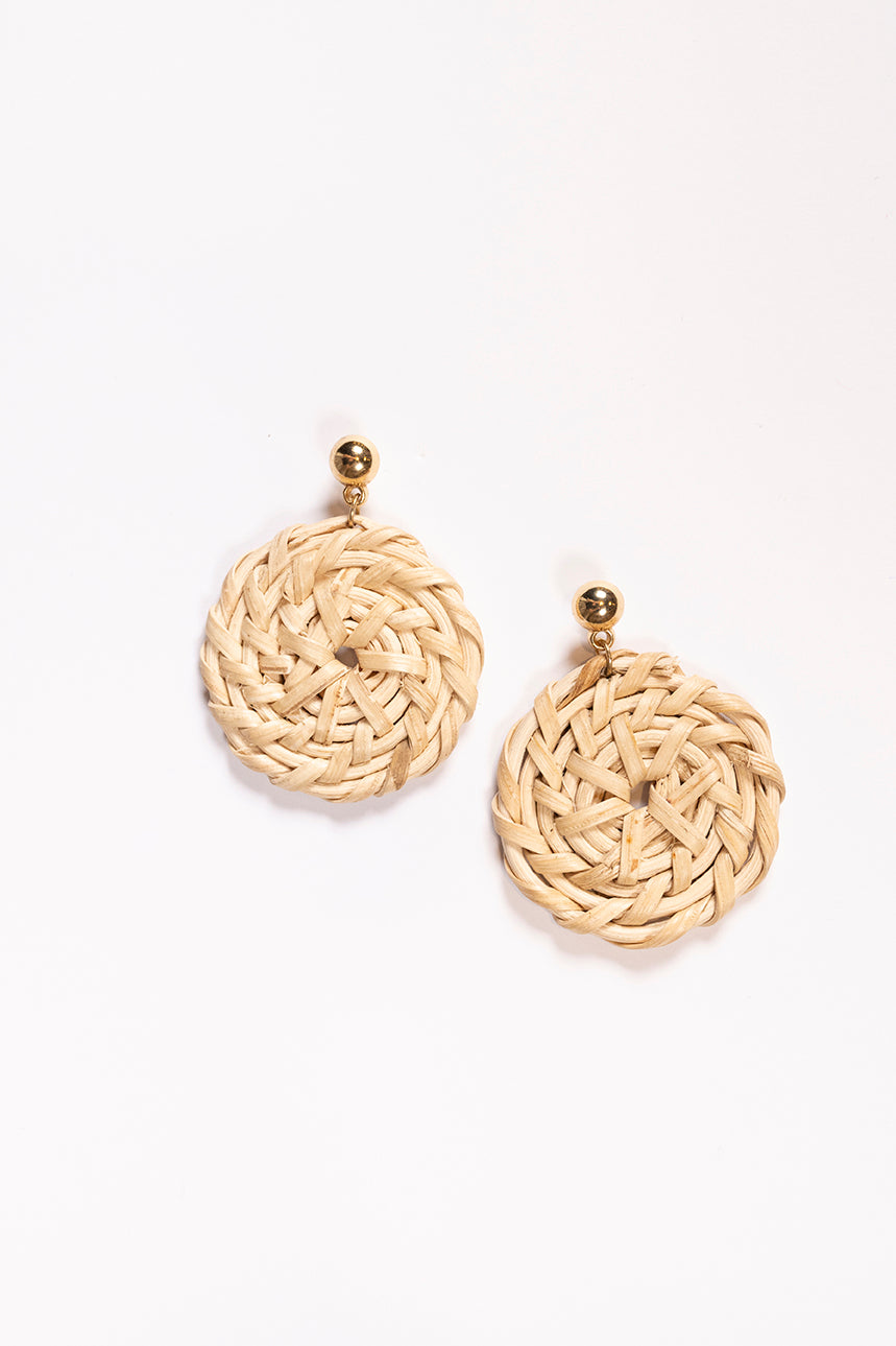 Round Raffia Earrings in Natural