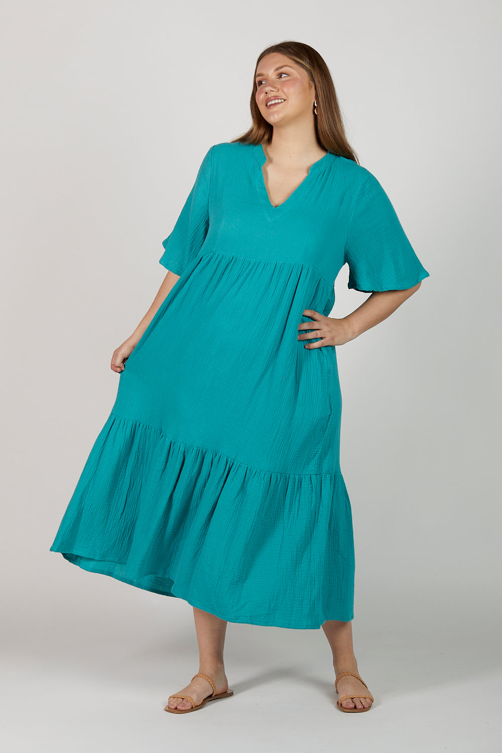 Sabre Crinkle Cotton V-Neck Dress in Peacock Parade