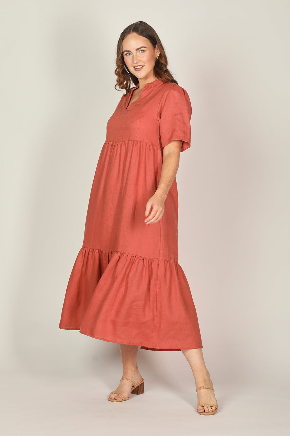 Sabre Linen V-Neck Dress in Desert Rose