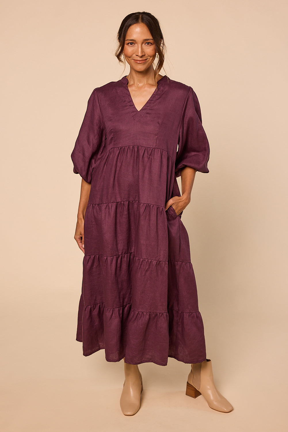 Sabre Linen V-Neck Dress in Plum