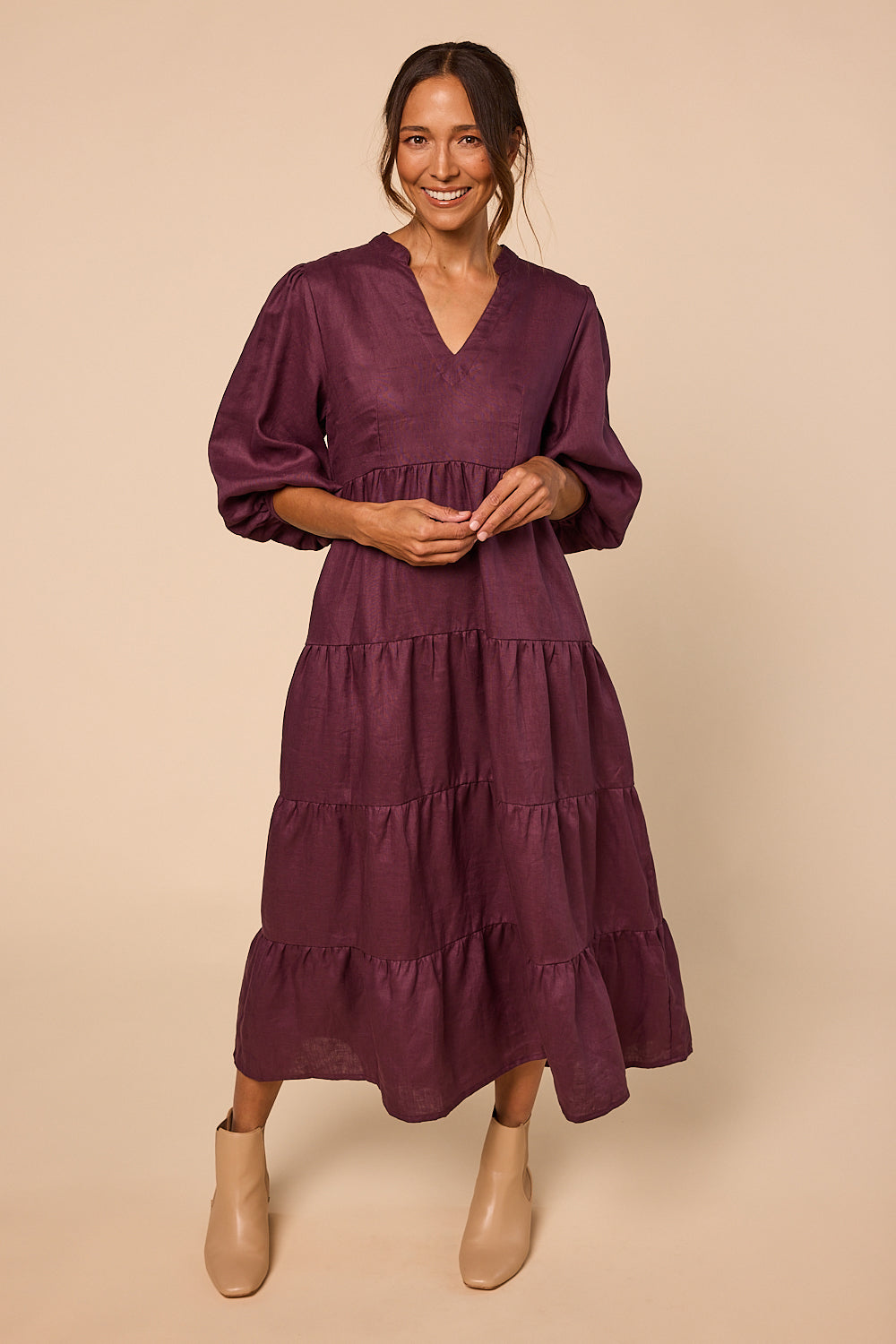 Sabre Linen V-Neck Dress in Plum