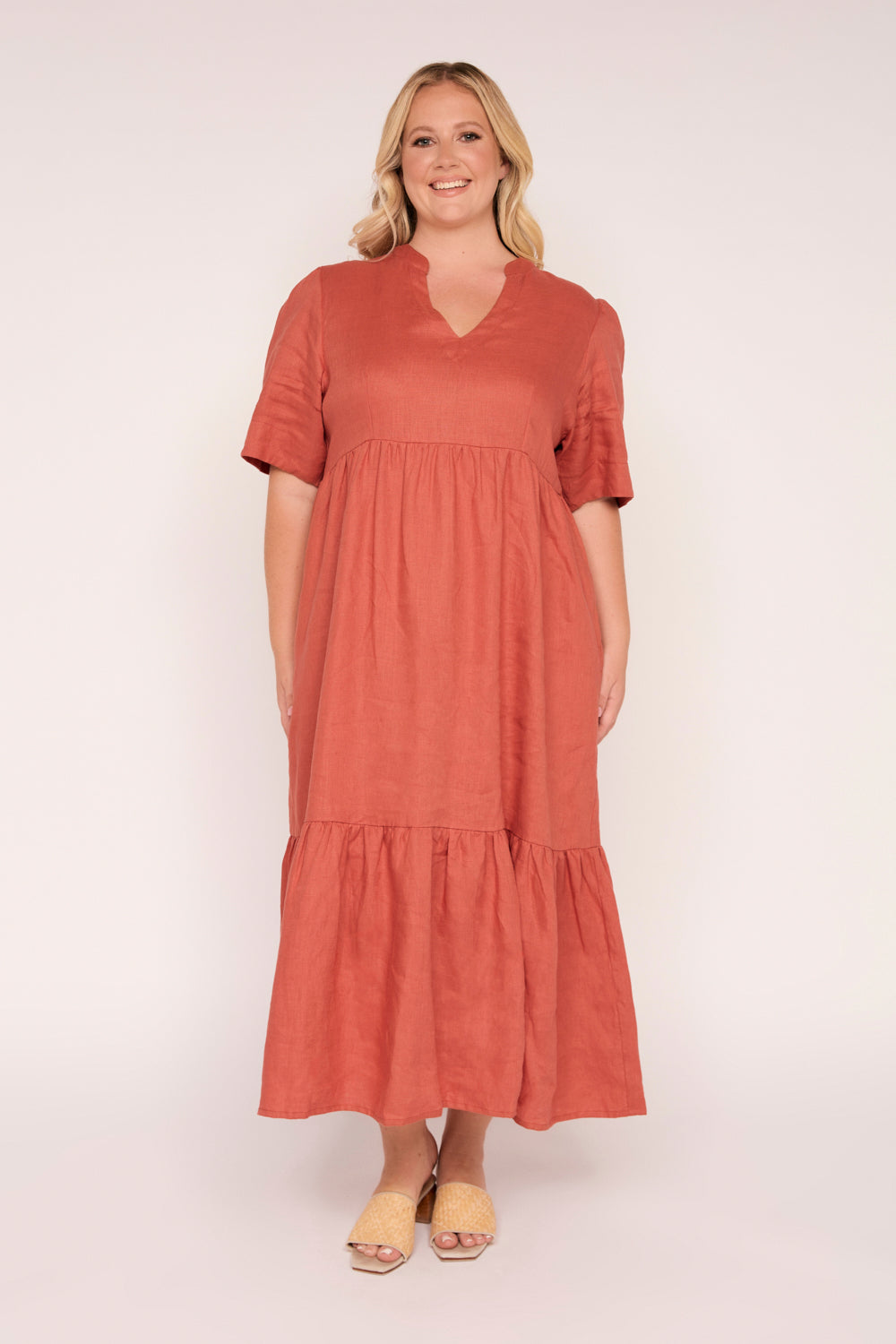 Sabre Linen V-Neck Dress in Desert Rose