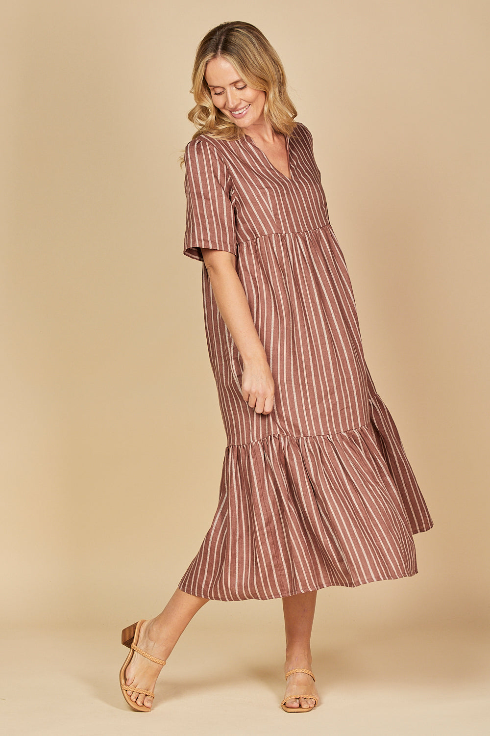 Sabre Linen V-Neck Dress in Nutmeg