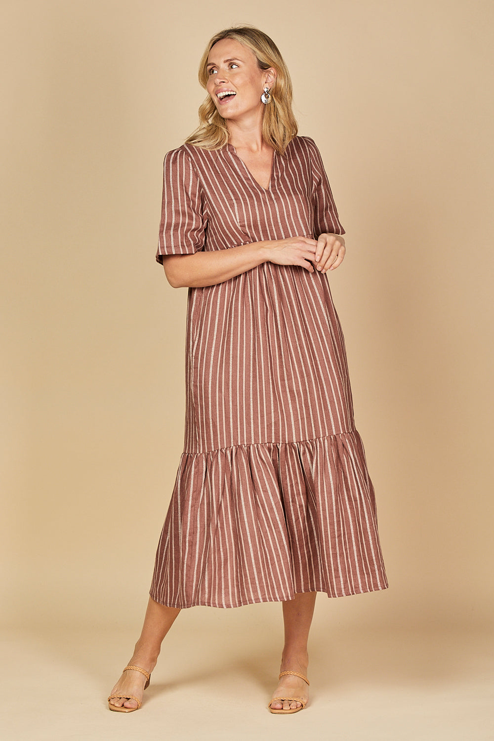 Sabre Linen V-Neck Dress in Nutmeg