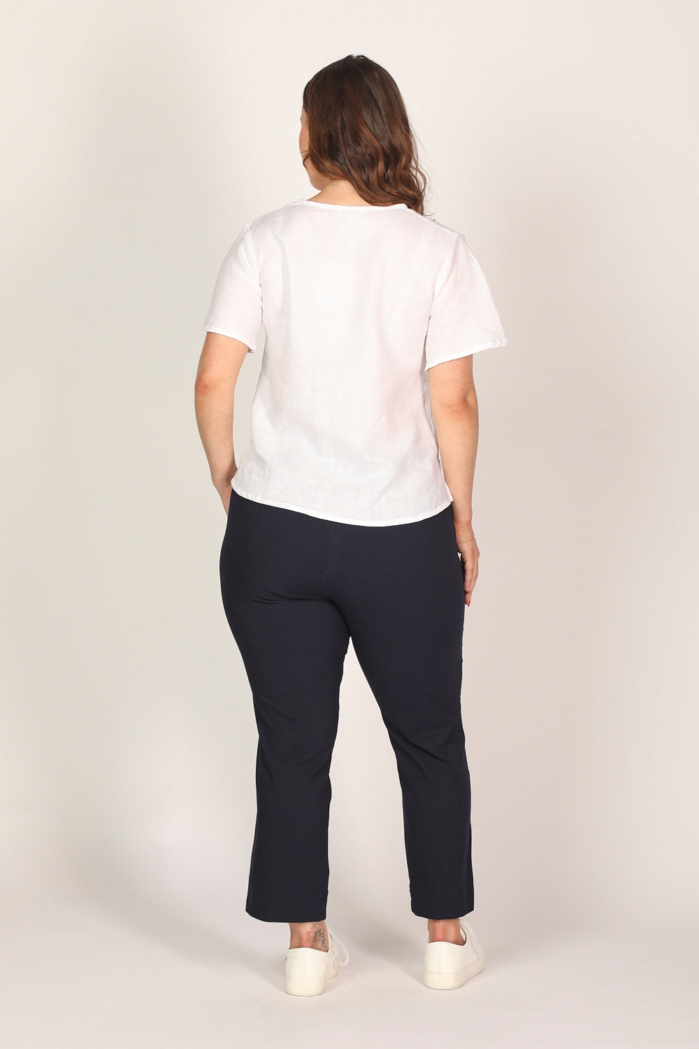 Regular Length Stretch Capri Pant in Navy