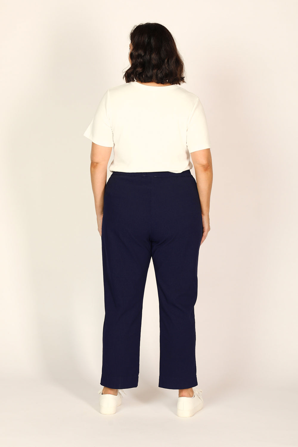 Regular Length Stretch Capri Pant in Navy