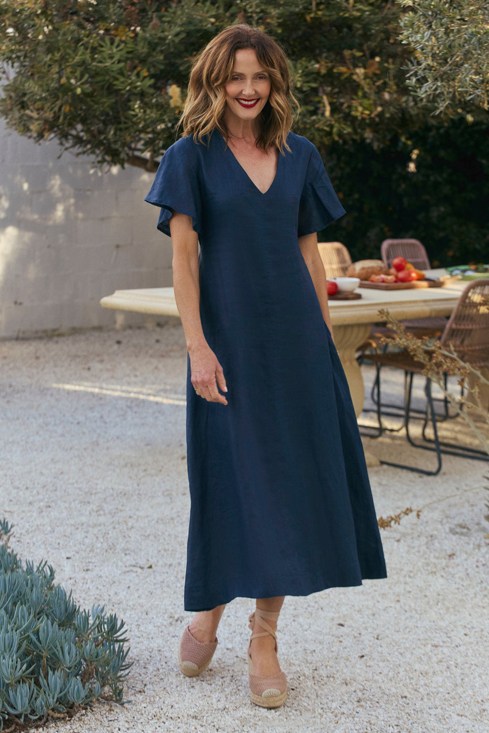 Tatum Linen Flutter Sleeve Dress in Navy
